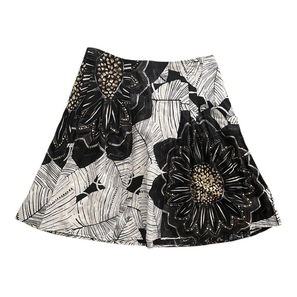 White House Black Market Dresses & Skirts - WHITE HOUSE BLACK MARKET Women's Floral A-line Circle Skirt Size 8 Embellished